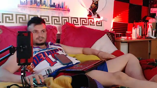 عرض كام Hugec0ck007