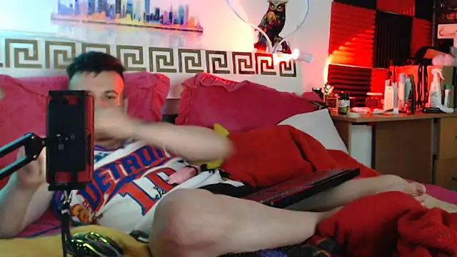 Hugec0ck007 webcam show