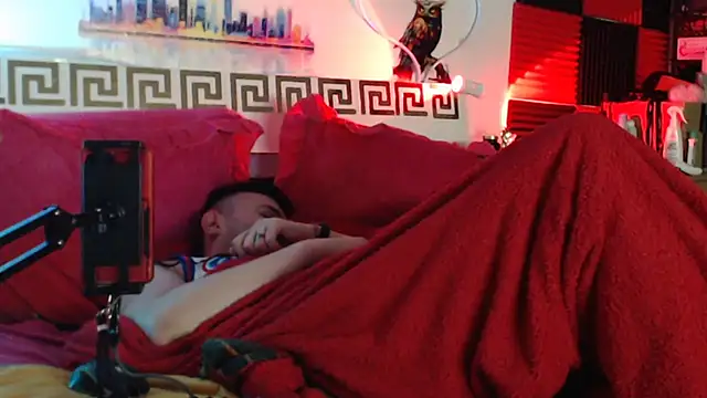 Show de Hugec0ck007 na webcam