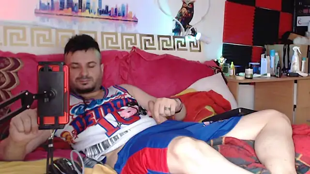 Hugec0ck007 Show Webcam