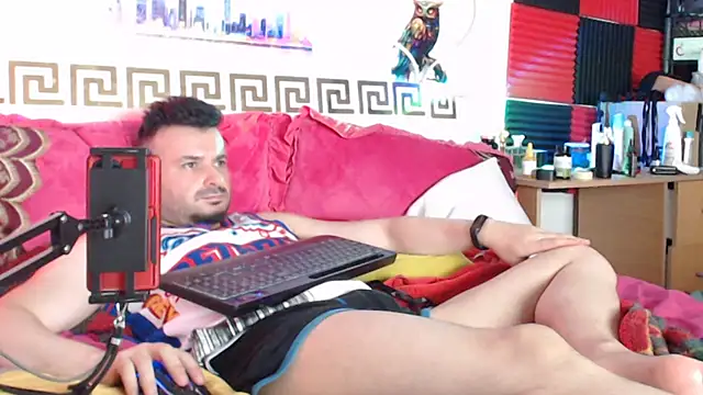 Hugec0ck007 Show in webcam