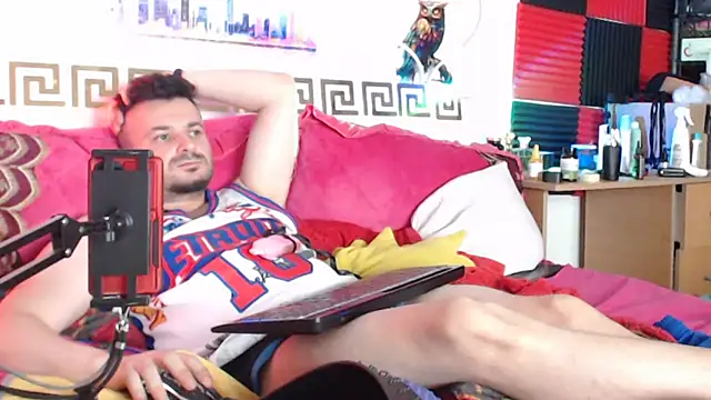 Hugec0ck007 Show in webcam