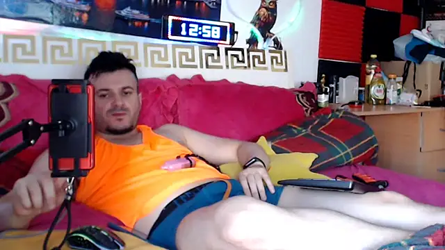 Hugec0ck007 Show in webcam