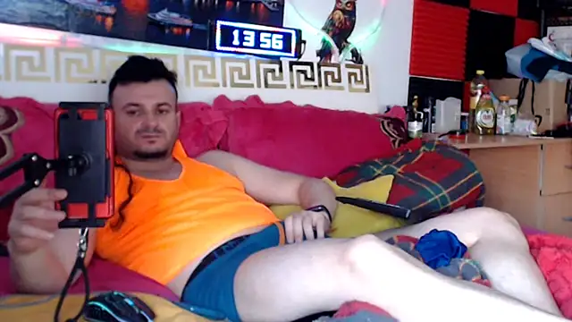 הופעת וובקאם של Hugec0ck007