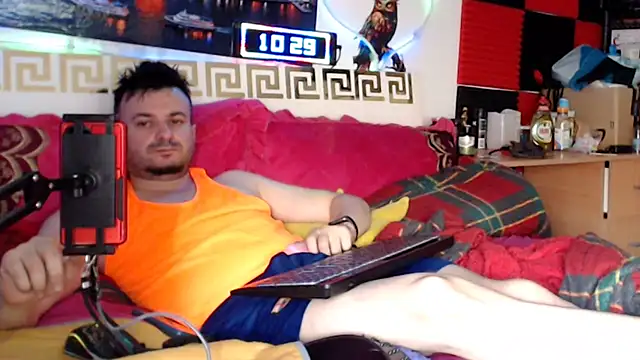Pokazy przed kamerką – Hugec0ck007