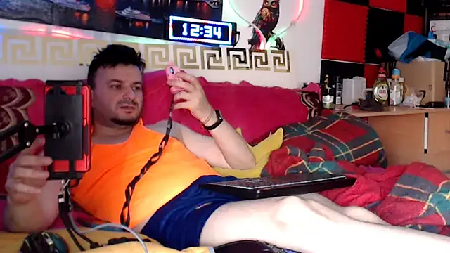 Hugec0ck007 Show in webcam