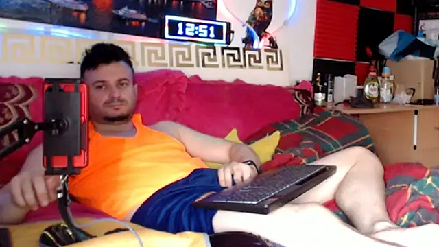 Hugec0ck007 – webcam-show