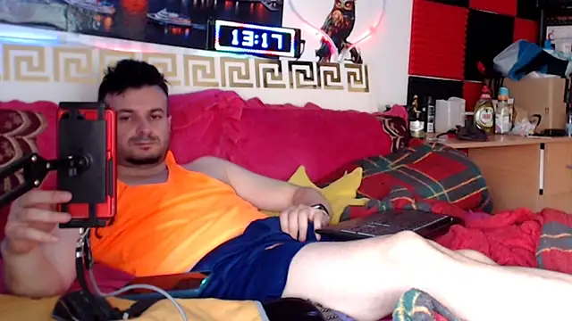 Hugec0ck007 Show in webcam