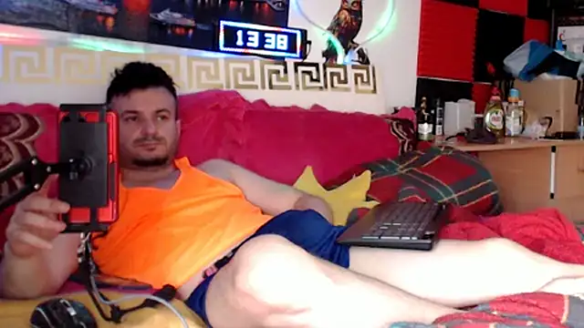 Pokazy przed kamerką – Hugec0ck007