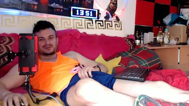 Hugec0ck007 Webcam show