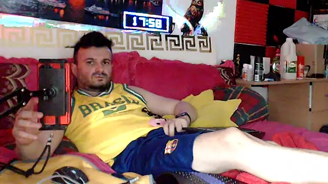 Hugec0ck007 Show in webcam