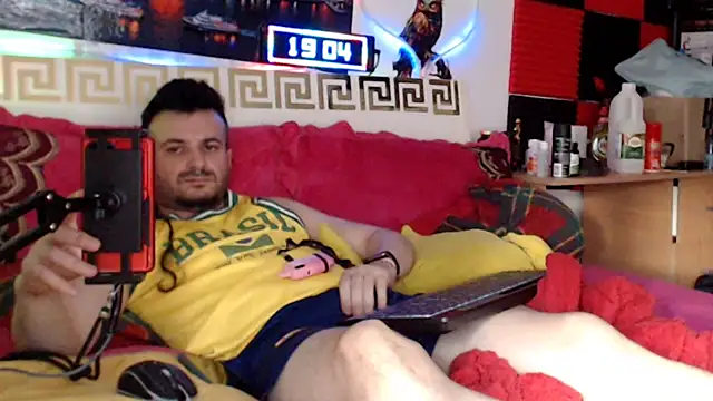 Hugec0ck007 Show in webcam