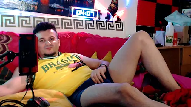 Pokazy przed kamerką – Hugec0ck007