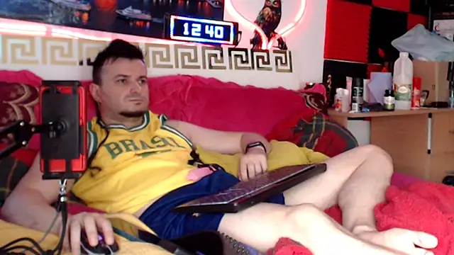Pokazy przed kamerką – Hugec0ck007