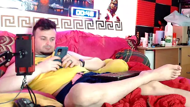 Show modela Hugec0ck007 na web-kameri