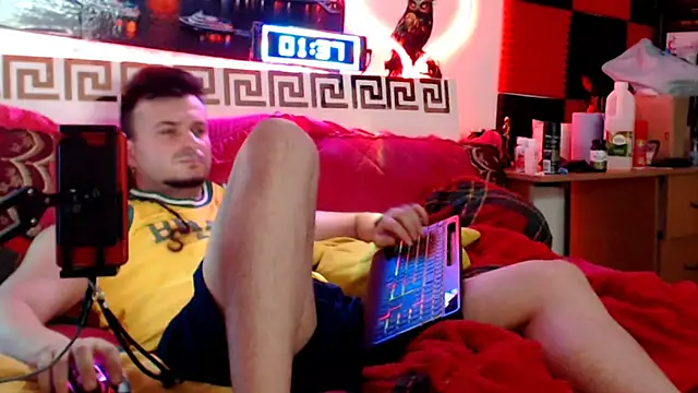 Webkamerová show Hugec0ck007