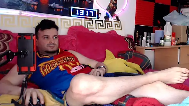 Show modela Hugec0ck007 na web-kameri