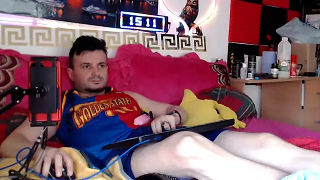Hugec0ck007 Show in webcam