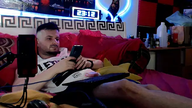 Hugec0ck007 Live XXX Chat