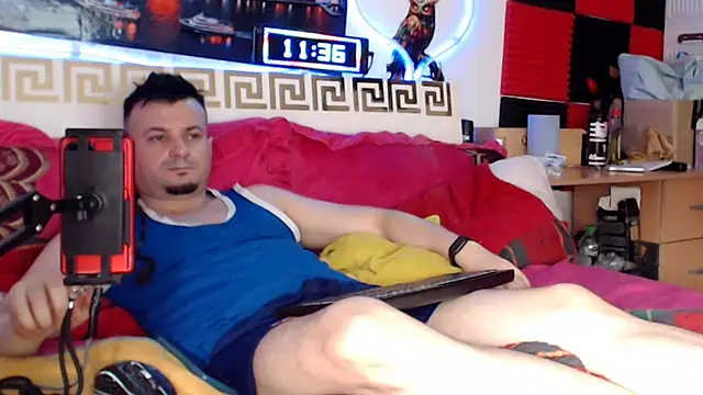 Hugec0ck007 Show in webcam