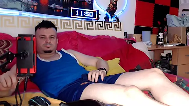 Hugec0ck007 Webcam Show