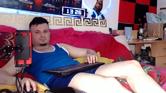 Hugec0ck007 webcam show