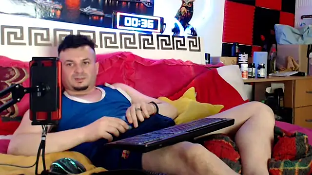 Hugec0ck007 Webcam show