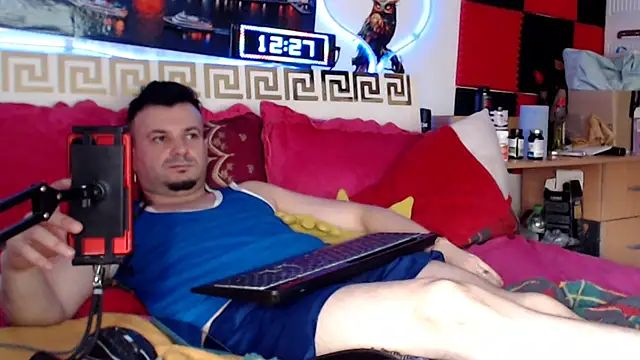Hugec0ck007 Webcam Show