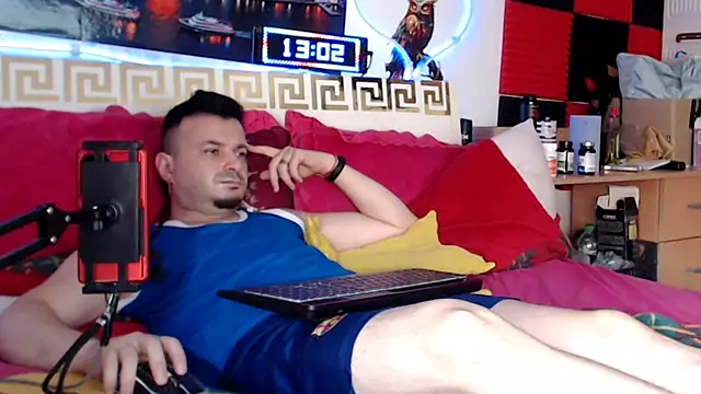 Hugec0ck007 webkamerás műsora
