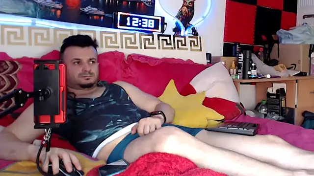 Hugec0ck007 webkamerás műsora