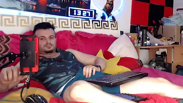 Hugec0ck007's Webcam Show