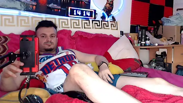 Pokazy przed kamerką – Hugec0ck007