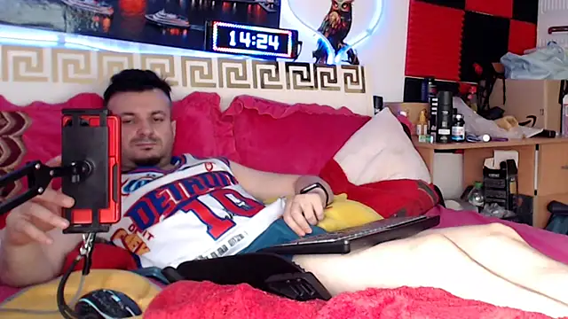 Hugec0ck007 Webcam-Show