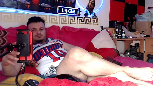 Hugec0ck007 Webcam-Show