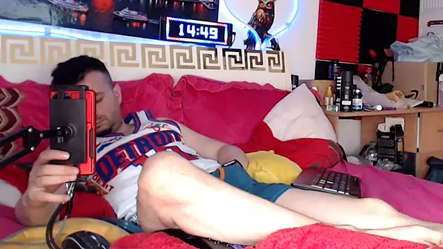 Hugec0ck007 Show in webcam