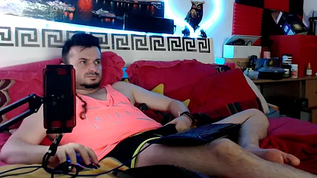 Show modela Hugec0ck007 na web-kameri