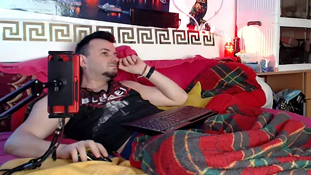 Pokazy przed kamerką – ErotictoyboyF69
