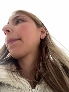 Ameellie Show in webcam