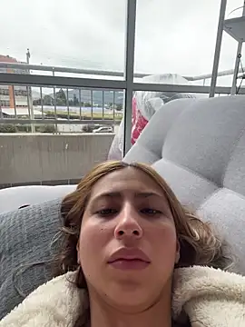 Ameellie Show in webcam