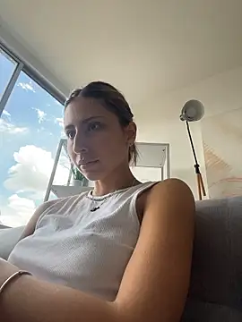 Ameellie Adlı Modelin Canlı XXX Sohbeti