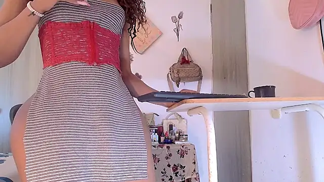Khloee_12 Adlı Modelin Web Kamerası Şovu