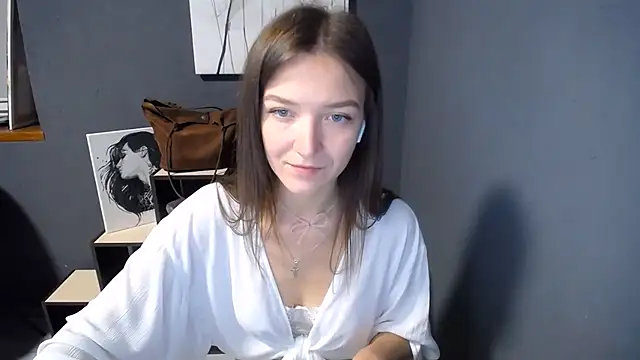 shining_pearl_'s Webcam Show