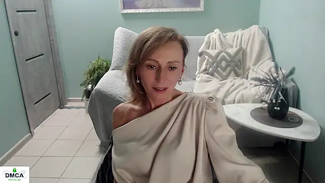 HornyMilf_777のウェブカメラショー