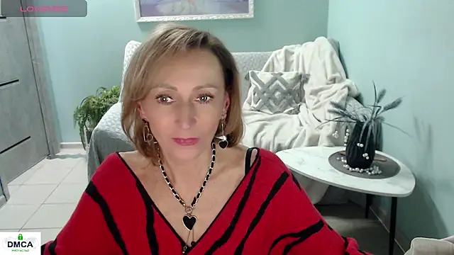 Živý XXX chat HornyMilf_777