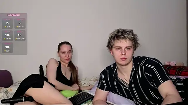 Show modela Emily_and_Ilumi na web-kameri