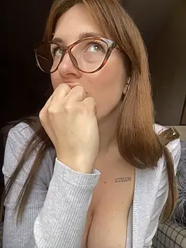 MommmyYummy's Webcam Show