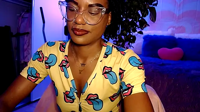 Chat +18 de CocoSage ao vivo