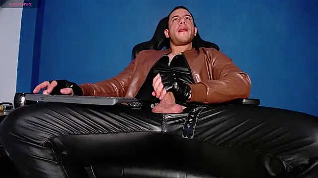 Maxxxpowerful Webcam Show