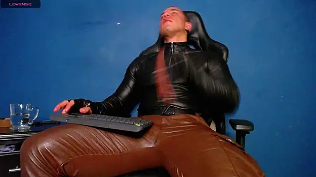 Maxxxpowerfuln Webbikameraesitys
