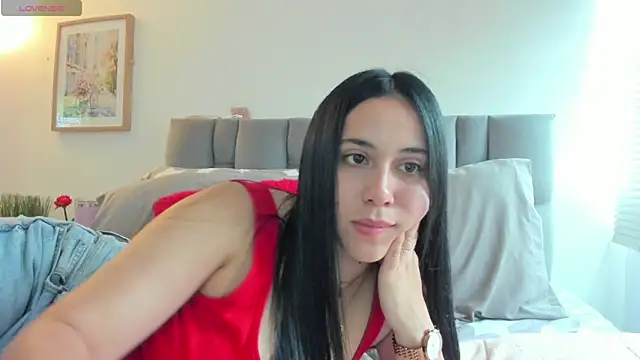 Gigi-bom's Live XXX Chat